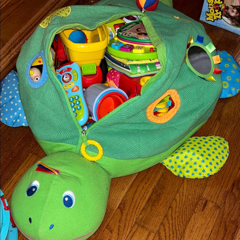 Melissa and Doug Turtle Ball Pit with Assorted Baby/Toddler Toys